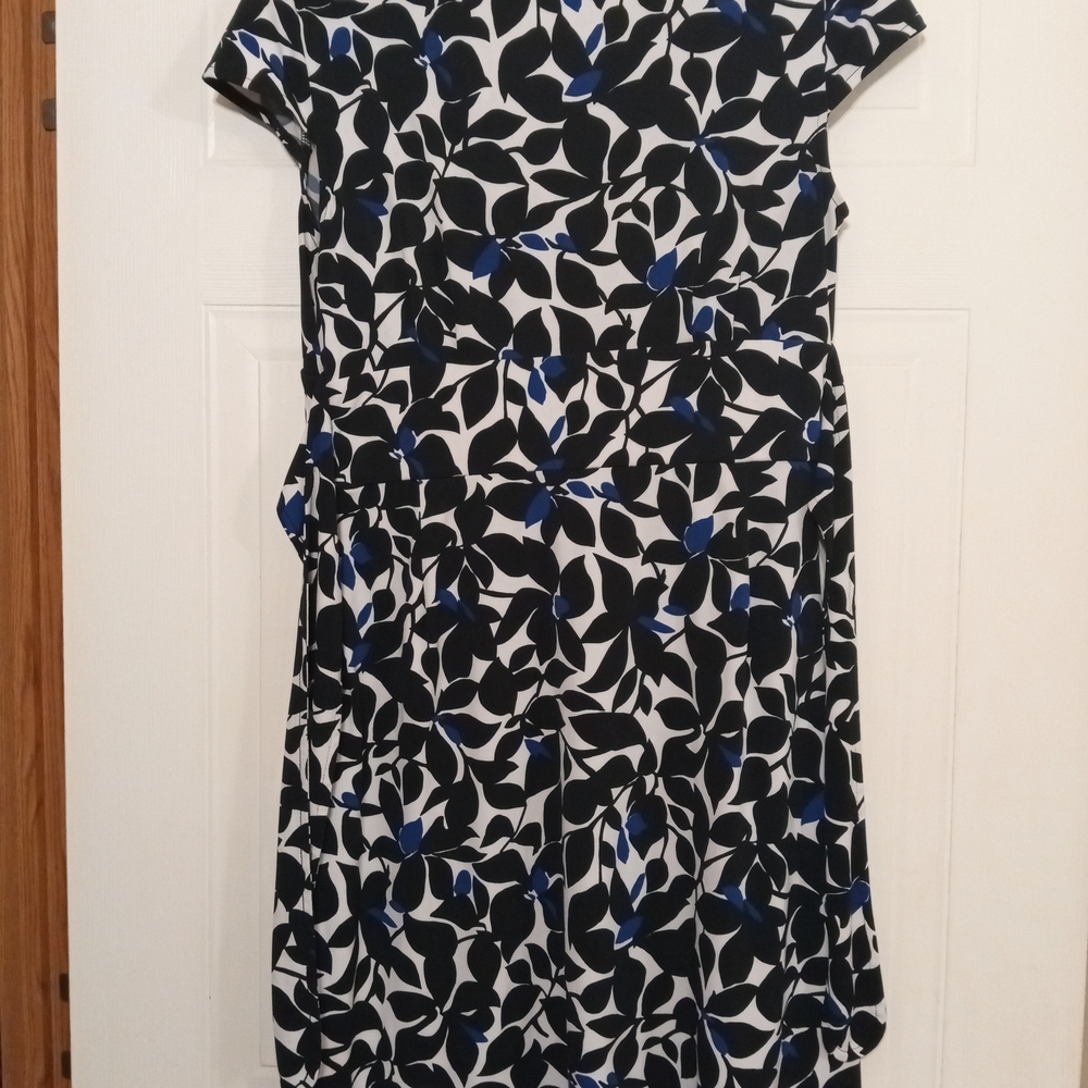 Ann Taylor Black and Blue V-Neck Midi Sundress - Picture 4 of 7